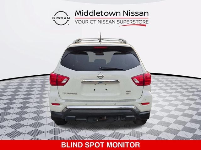 2017 Nissan Pathfinder SL
