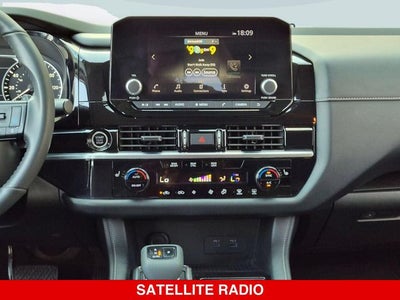 2024 Nissan Pathfinder SV