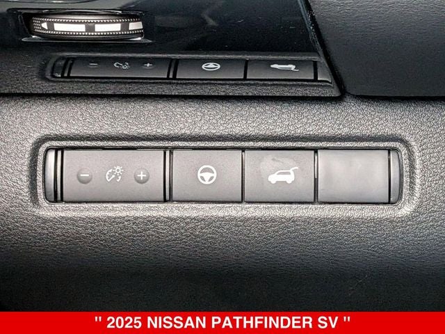 2025 Nissan Pathfinder SV