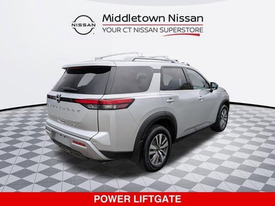 2022 Nissan Pathfinder SL