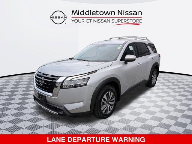 2022 Nissan Pathfinder SL