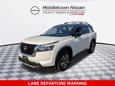 2023 Nissan Pathfinder SL