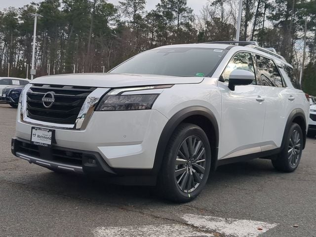 2025 Nissan Pathfinder SL
