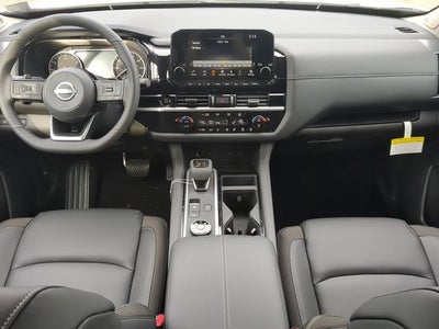 2025 Nissan Pathfinder SL