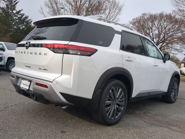 2025 Nissan Pathfinder SL