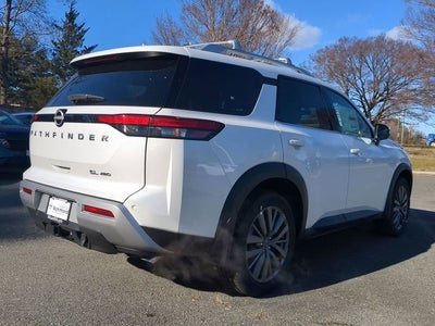 2025 Nissan Pathfinder SL