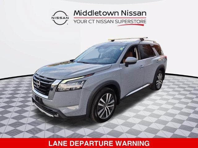 2022 Nissan Pathfinder Platinum