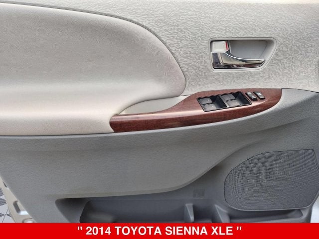 2014 Toyota Sienna XLE 8 Passenger