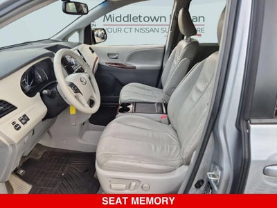 2014 Toyota Sienna XLE 8 Passenger