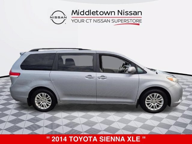 2014 Toyota Sienna XLE 8 Passenger
