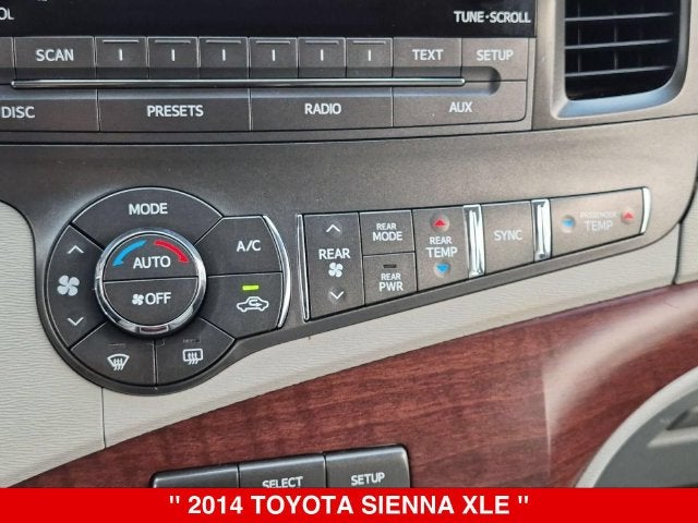 2014 Toyota Sienna XLE 8 Passenger