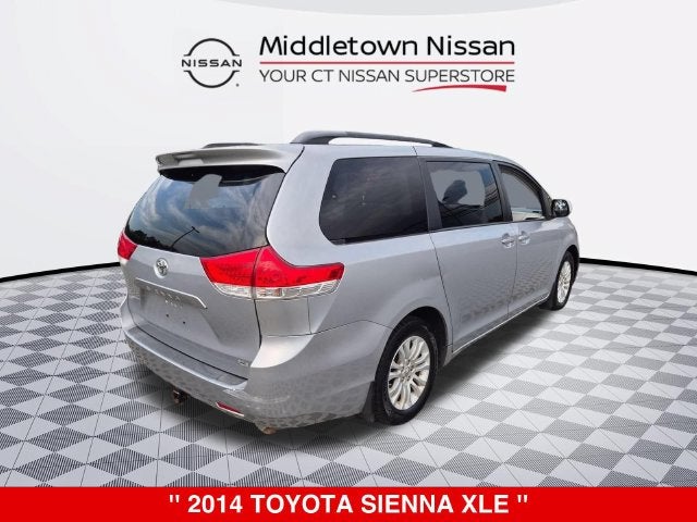 2014 Toyota Sienna XLE 8 Passenger