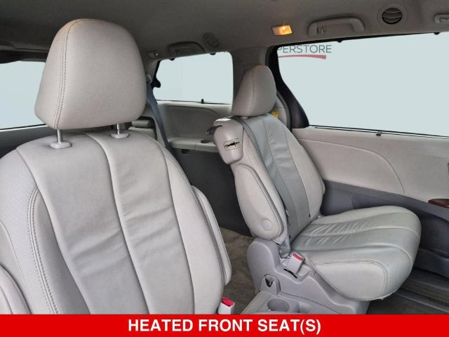 2014 Toyota Sienna XLE 8 Passenger