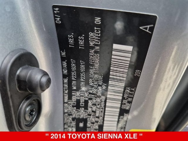 2014 Toyota Sienna XLE 8 Passenger