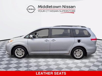2014 Toyota Sienna XLE 8 Passenger