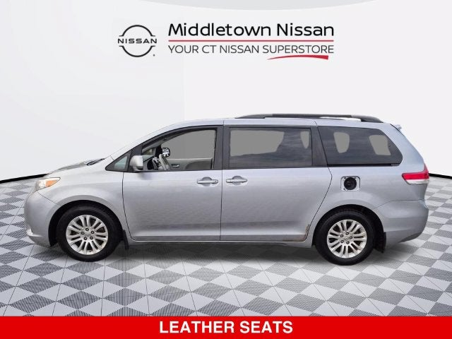 2014 Toyota Sienna XLE 8 Passenger