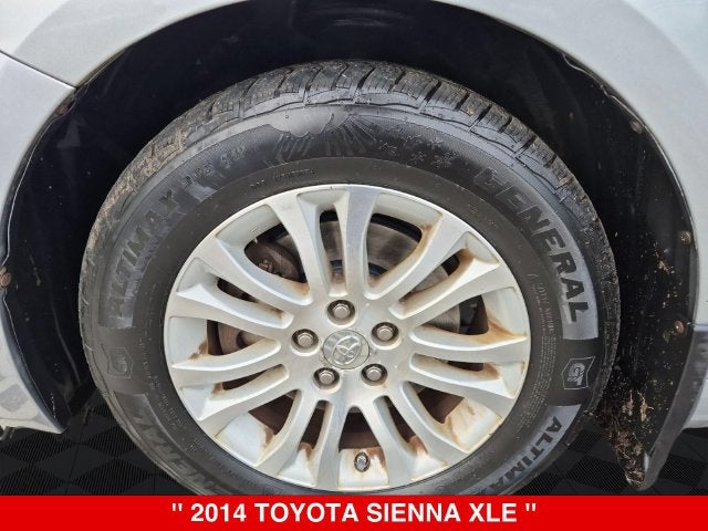 2014 Toyota Sienna XLE 8 Passenger