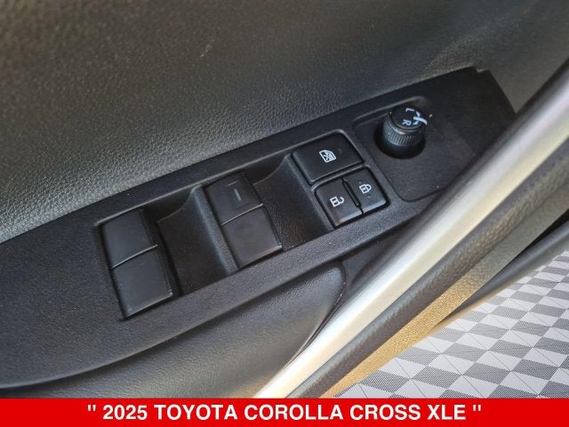 2025 Toyota Corolla Cross XLE