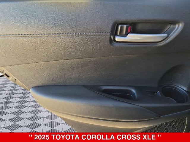 2025 Toyota Corolla Cross XLE
